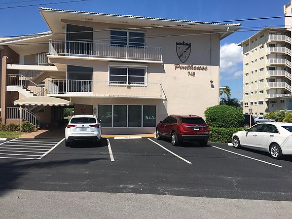 2nd image of 745 SE 19th Ave APT 228