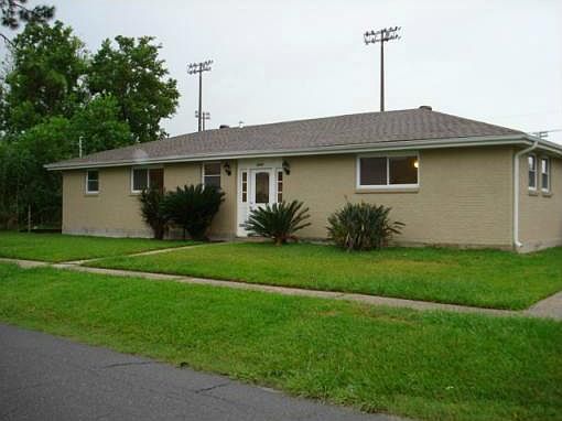 1st image of 2320 Pecan Dr