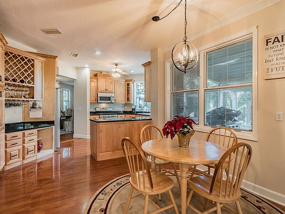 OPEN DINING AREA