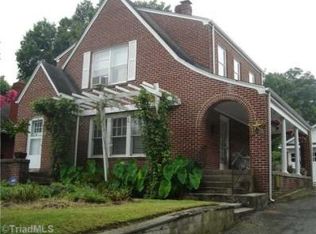 406 Mayflower Dr, Greensboro, NC 27403