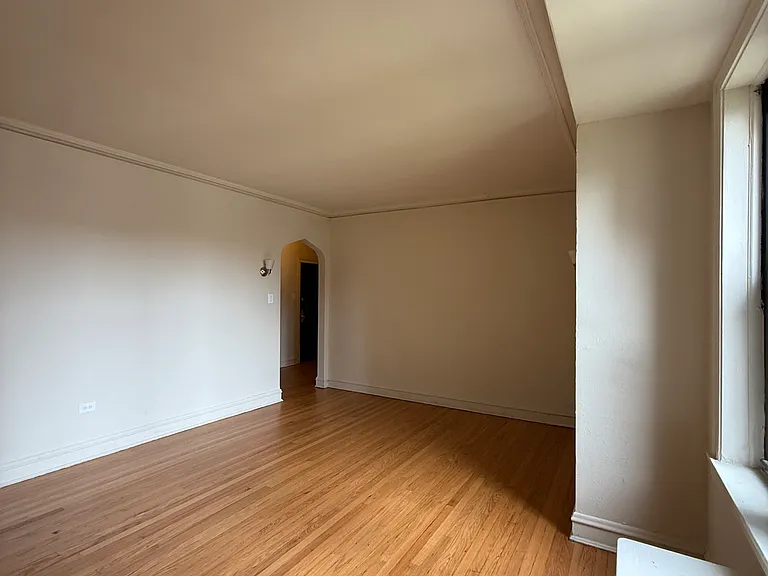 6838 S Jeffery Blvd — Photo 3