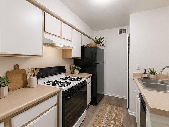 5th image of 1950 N Point Blvd APT 1016