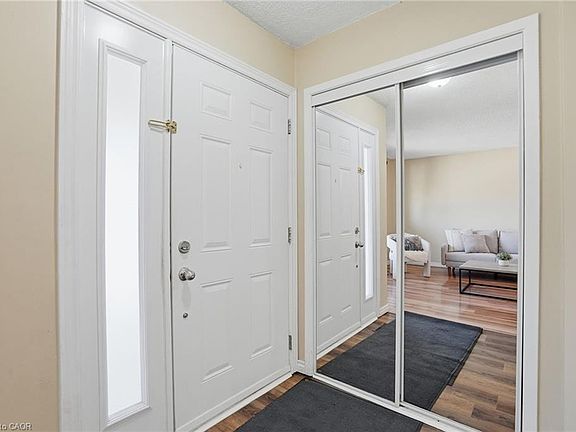 4th image of 94 Wendover Dr