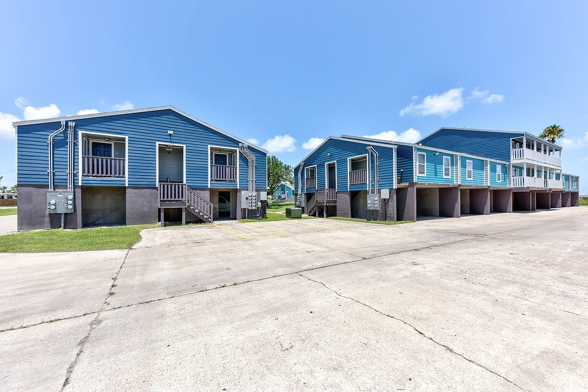 Building Photo - Bay Shore Apartments