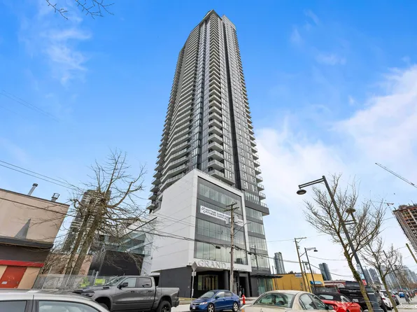 10750 135a St #1205, Surrey, BC V3T 4C9