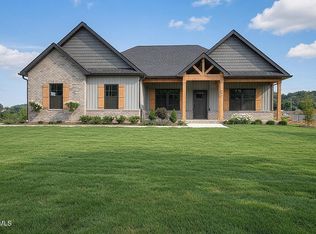 544 Larkins Farm Dr, Jonesborough, TN 37659