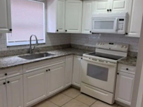 9428 N 50th St, Tampa, FL