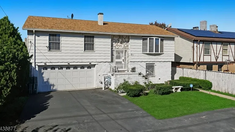 87 Merseles St — Photo 2