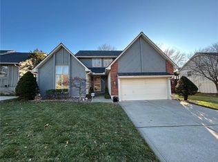 707 NE Burning Tree St, Lees Summit, MO 64064