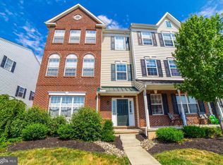 2048 Berkeley Dr, Pennsburg, PA 18073