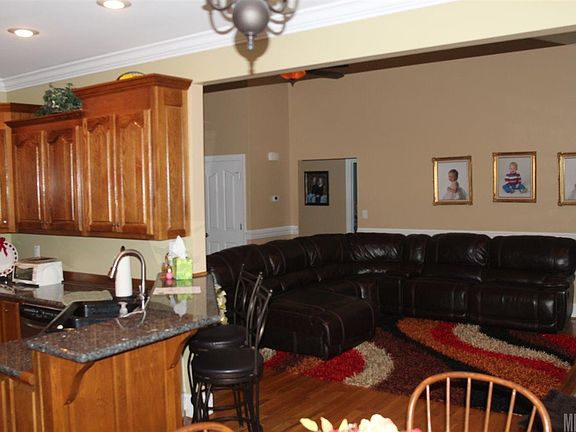 3rd image of 3619 Hollow Oak Ln