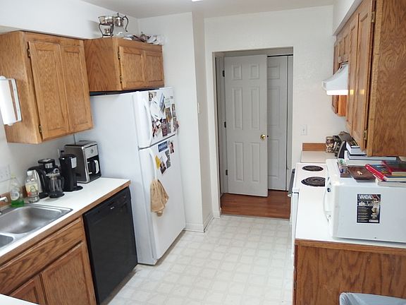 4th image of 562 Deer Meadow Ct APT 1