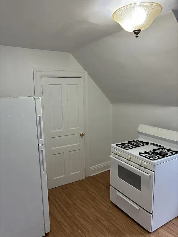 129 McGinnis Ave Apt 3 Pitcairn PA — Photo 3