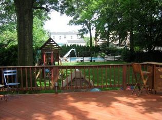 52 Adair Ct, Malverne, NY 11565