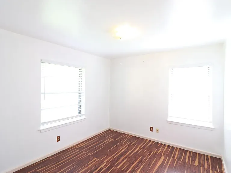 9107 Rustown Dr — Photo 10