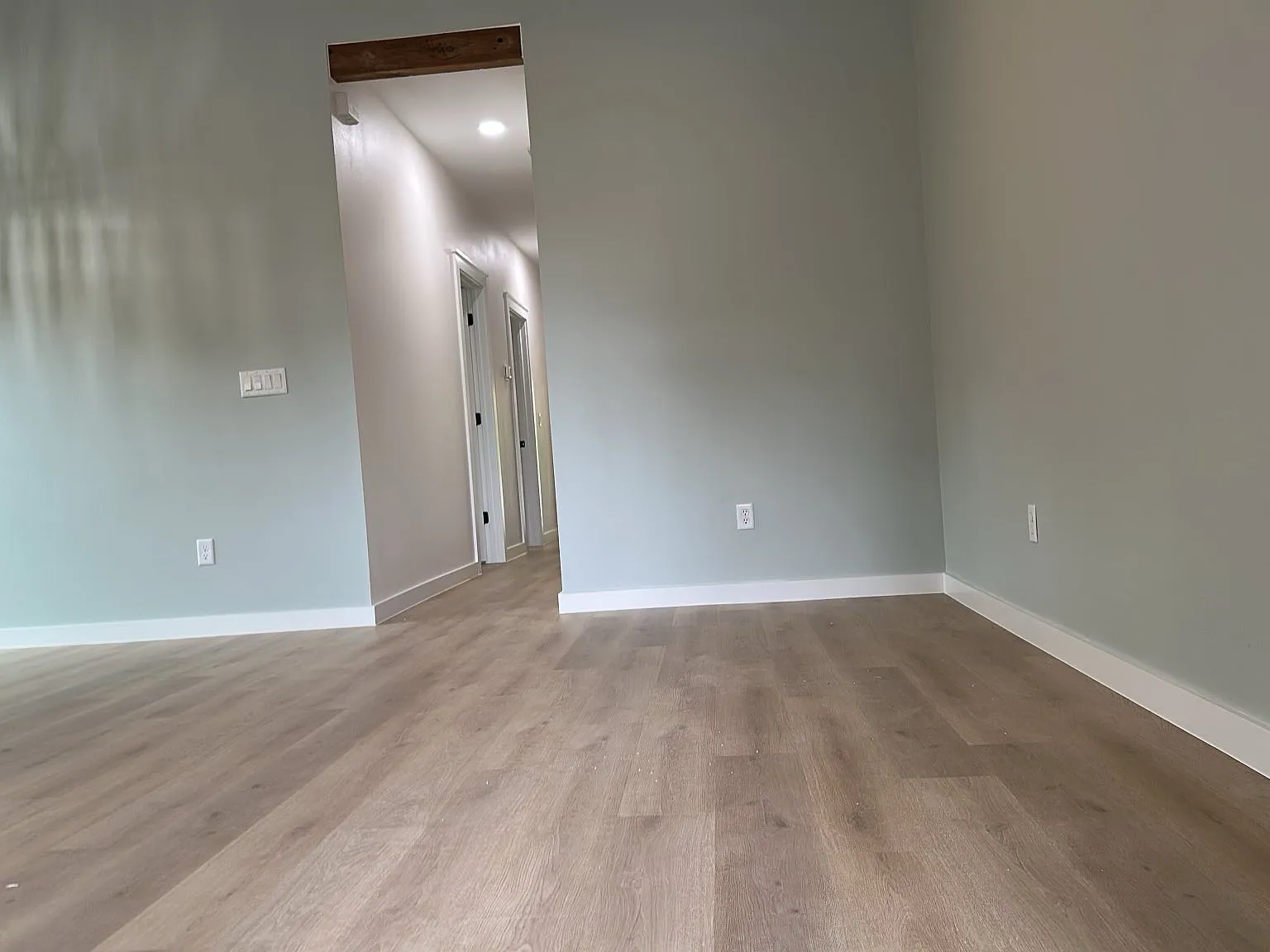 414 Emery St — Photo 2