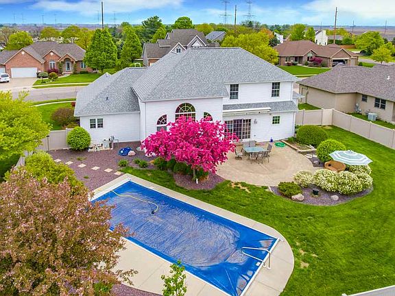 4th image of 1705 Deerfield Dr