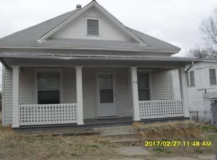 414 E Washington Ave, Arkansas City, KS 67005