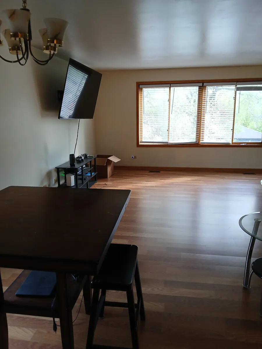 Building Photo - 5806 N Napoleon Ave #5