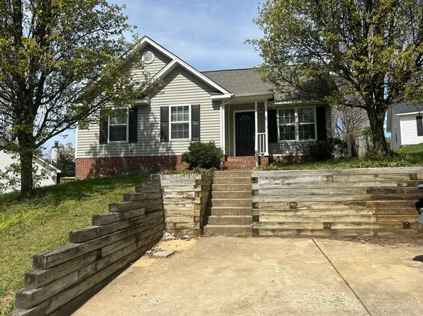 3716 Capps Hill Dr, Charlotte, NC 28216