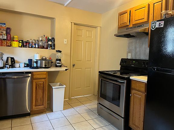 3rd image of 1020 Cherokee St
