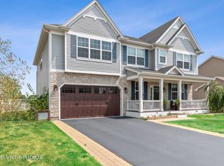 541 Moorfield Ave, North Aurora, IL 60542