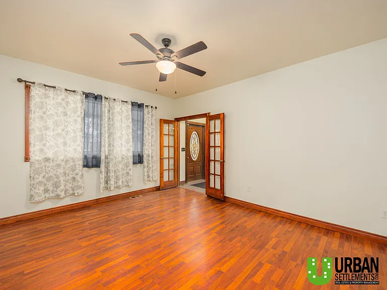 1511 W Gardner Ave — Photo 3