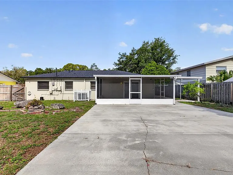 6411 Santa Monica Dr — Photo 35
