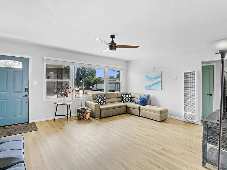 3996 Market St — Photo 7