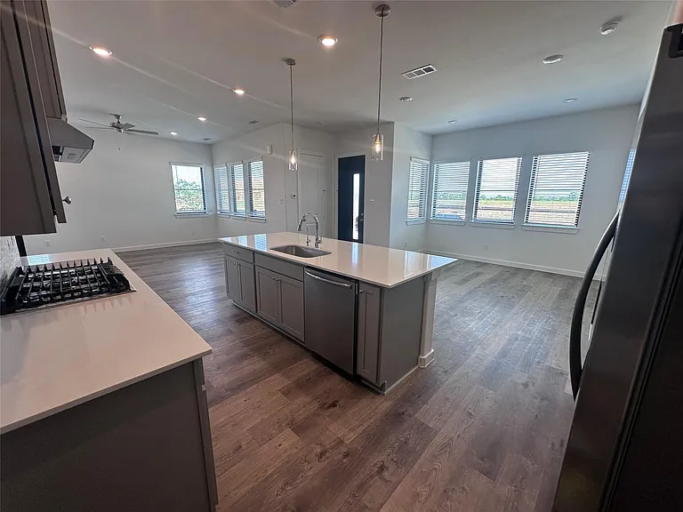 3331 Loam Ln — Photo 6