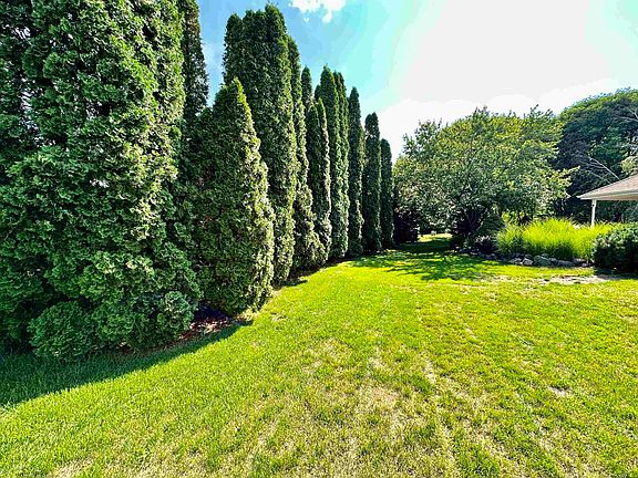 3rd image of 3325 E Summerfield Dr