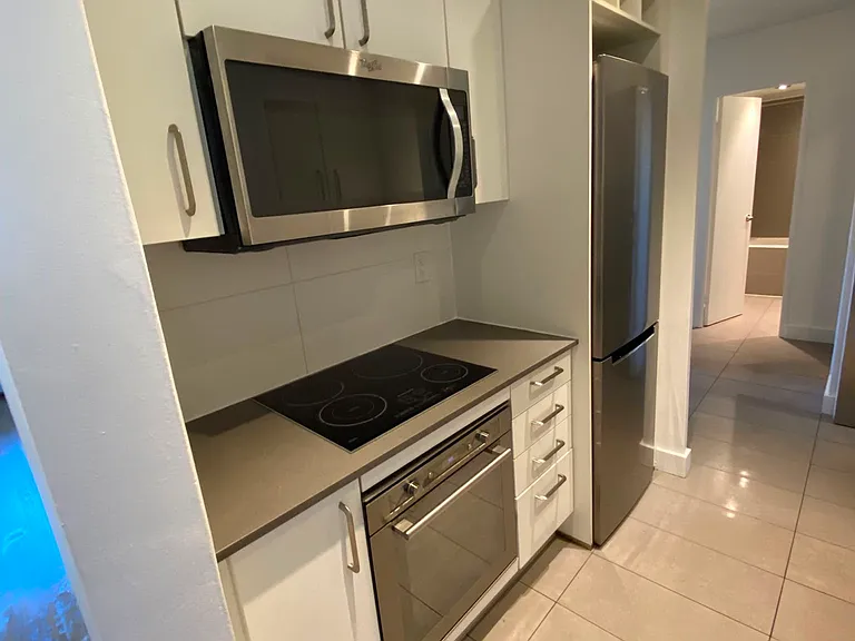 230 Oak St — Photo 23