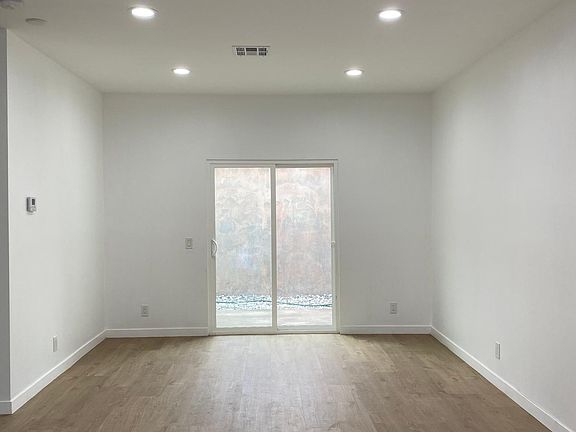5th image of 543 N Oakland Ave #4