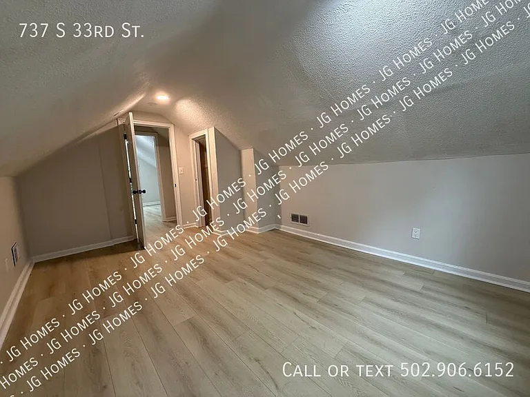 737 S 33rd St — Photo 27