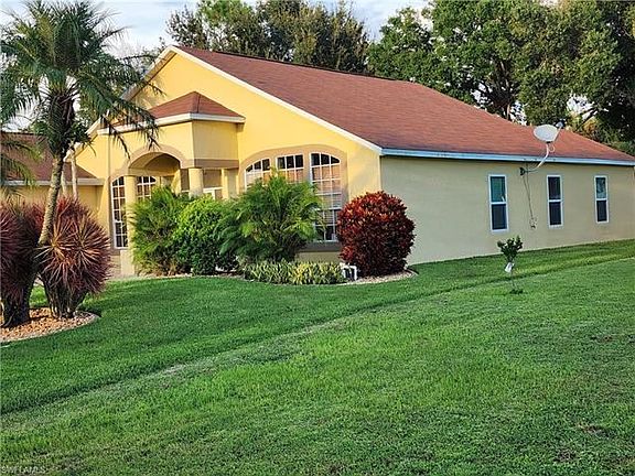 3rd image of 9958 Country Oaks Dr