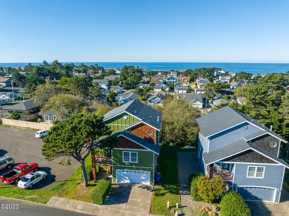 2136 NW Mast Ave, Lincoln City, OR 97367