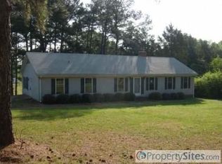 203 Apple Blossom Ln, Simpsonville, SC 29681