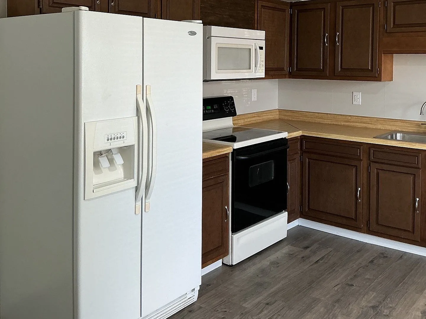 2 bed, 2.5 bath, 1248 sqft, $1,350 — Photo 3