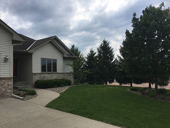 Front Yard view to the west