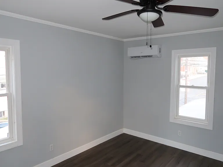 61 E Phillips St #B — Photo 13