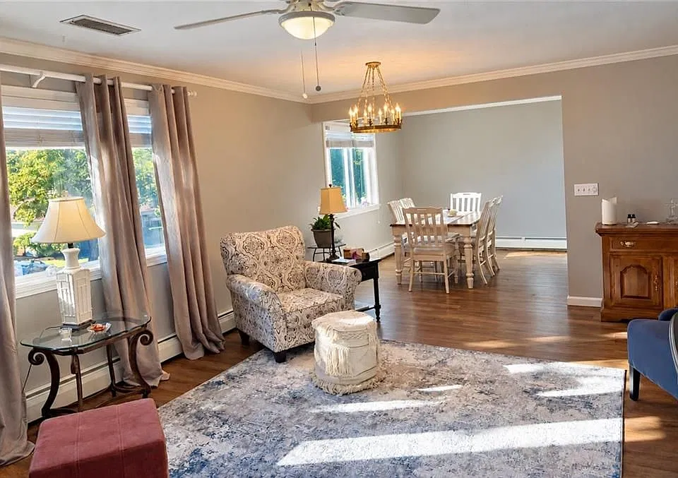583 Pocasset Ct
