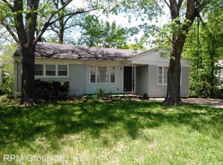 1439 S Pickwick Ave, Springfield, MO 65804