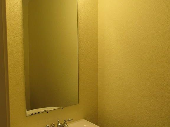 2nd image of 9913 Fleetwood Dr #9913