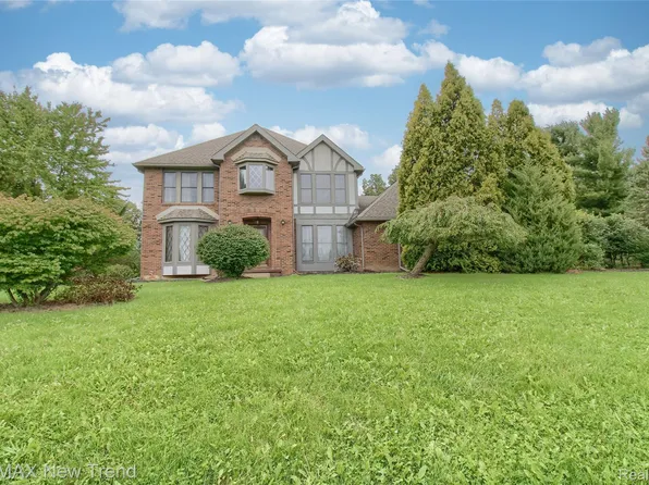 7252 Steeplechase Dr, Saline, MI 48176