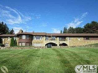 985 S Baldwin Rd, Oxford, MI 48371