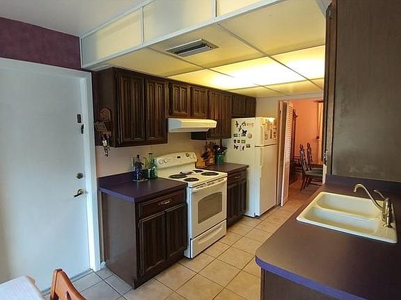 4th image of 8014 Fountain Ave