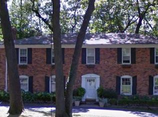 695 Apple Hill Ln, Rochester Hills, MI 48306