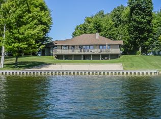 10463 E Royal Rd, Stanwood, MI 49346