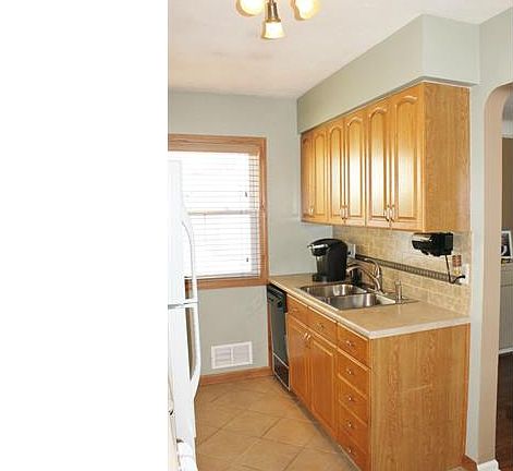 5th image of 10915 Brainard Dr