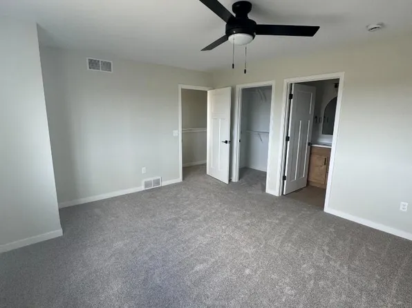 915 Division St #C, Mauston, WI 53948